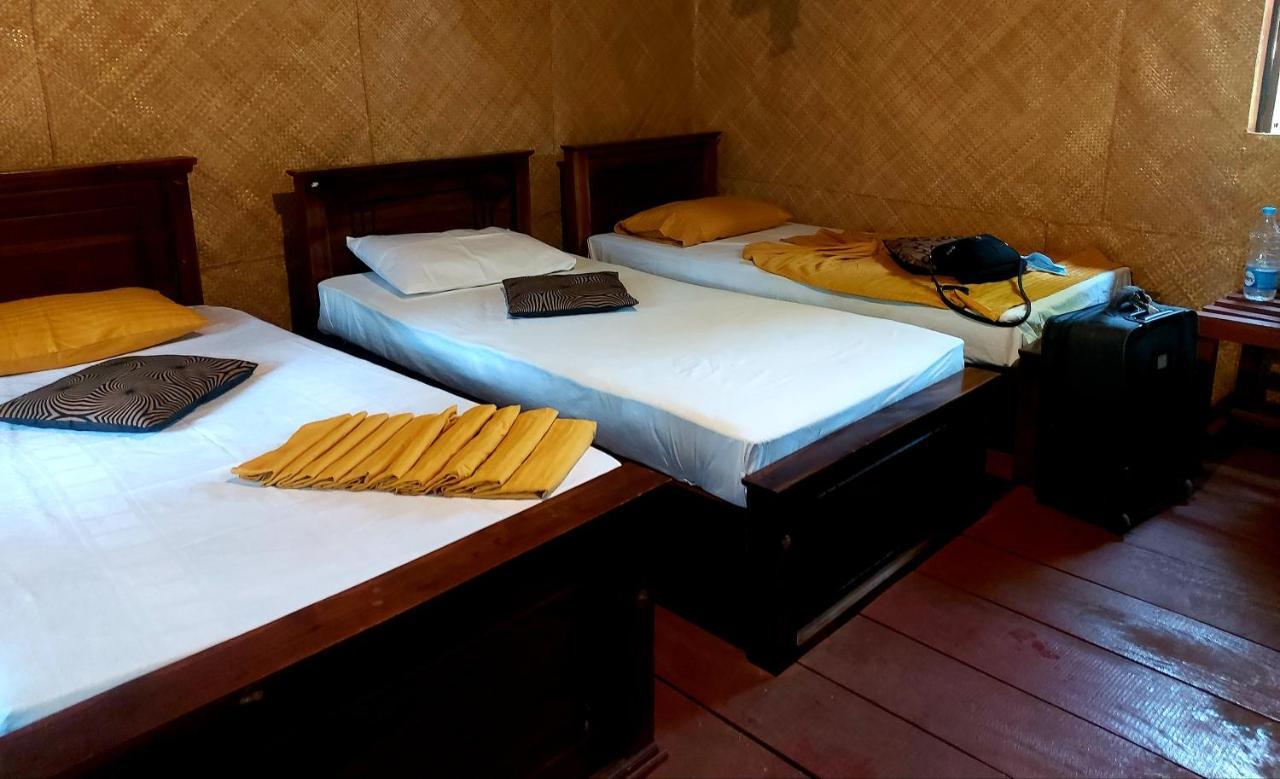 Tree House Hostel シギリヤ エクステリア 写真